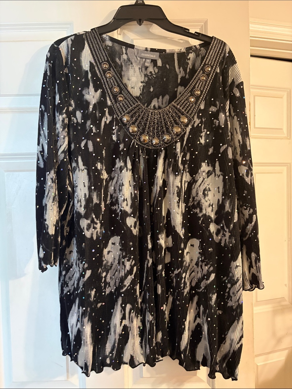 Essentials Black & White Jeweled Scoop Neck Tunic